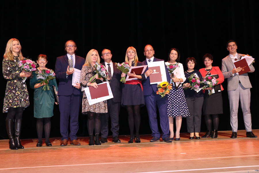 VIII_Forum_16 VIII_Forum_16