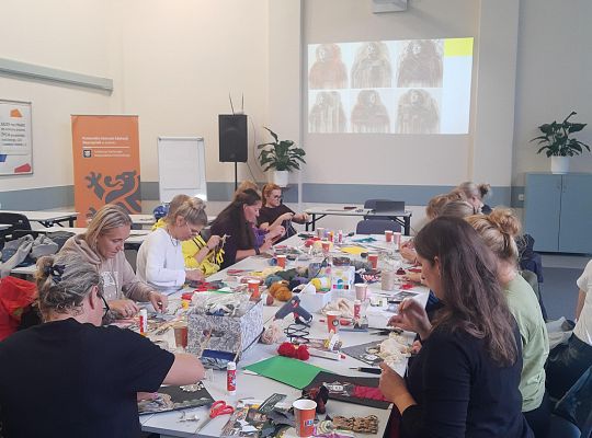 Sploty wyobraźni – pierwsze spotkanie 9. sezonu sieci edukacji artystycznej - kopia (0)