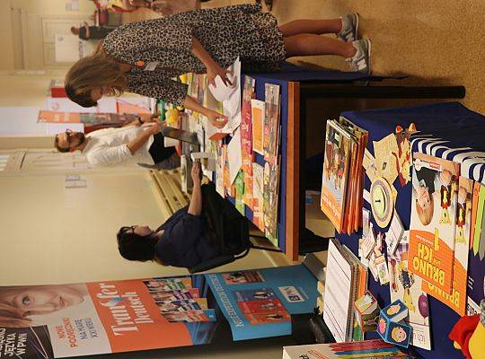 Stoiska wystawców podczas Akademii Letniej