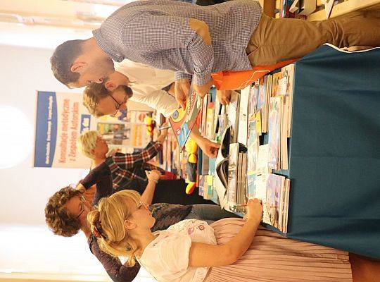 Stoiska wystawców podczas Akademii Letniej