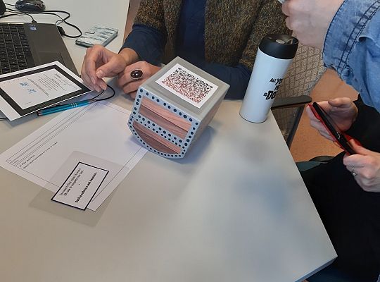 Pokój zagadek – nietypowe powtórki przed egzaminem ósmoklasisty z języka angielskiego