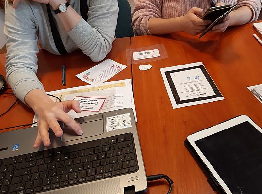 Pokój zagadek – nietypowe powtórki przed egzaminem ósmoklasisty z języka angielskiego