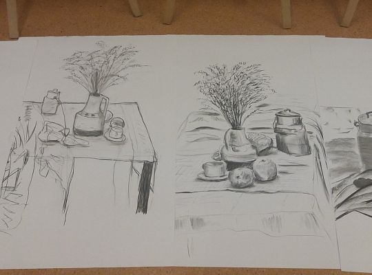 Kreatywne szkice węglem z elementami nauki rysunku sztalugowego