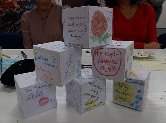 Kostka ma moc! – kreatywnie na lekcjach języka polskiego, czyli jak twórczo realizować nową podstawę programową (Lipusz)