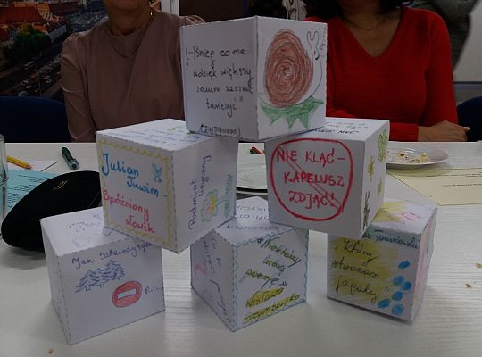 Kostka ma moc! – kreatywnie na lekcjach języka polskiego, czyli jak twórczo realizować nową podstawę programową (Lipusz)