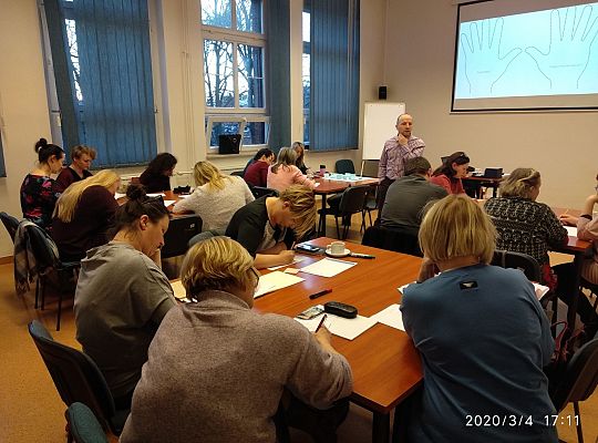 Nawiązanie partnerskich relacji z uczniami z poszanowaniem integralności nauczyciela i ucznia wg Jespera Julla