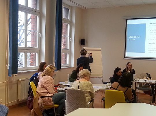 Zastosowanie technik mediacyjnych w rozwiązywaniu konfliktów w szkole