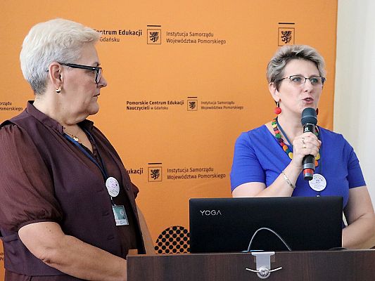 Ewa Jura- Ilis i Aleksandra Kaczmarska - nauczycielki - doradczynie metodyczne w PCEN w Gdańsku